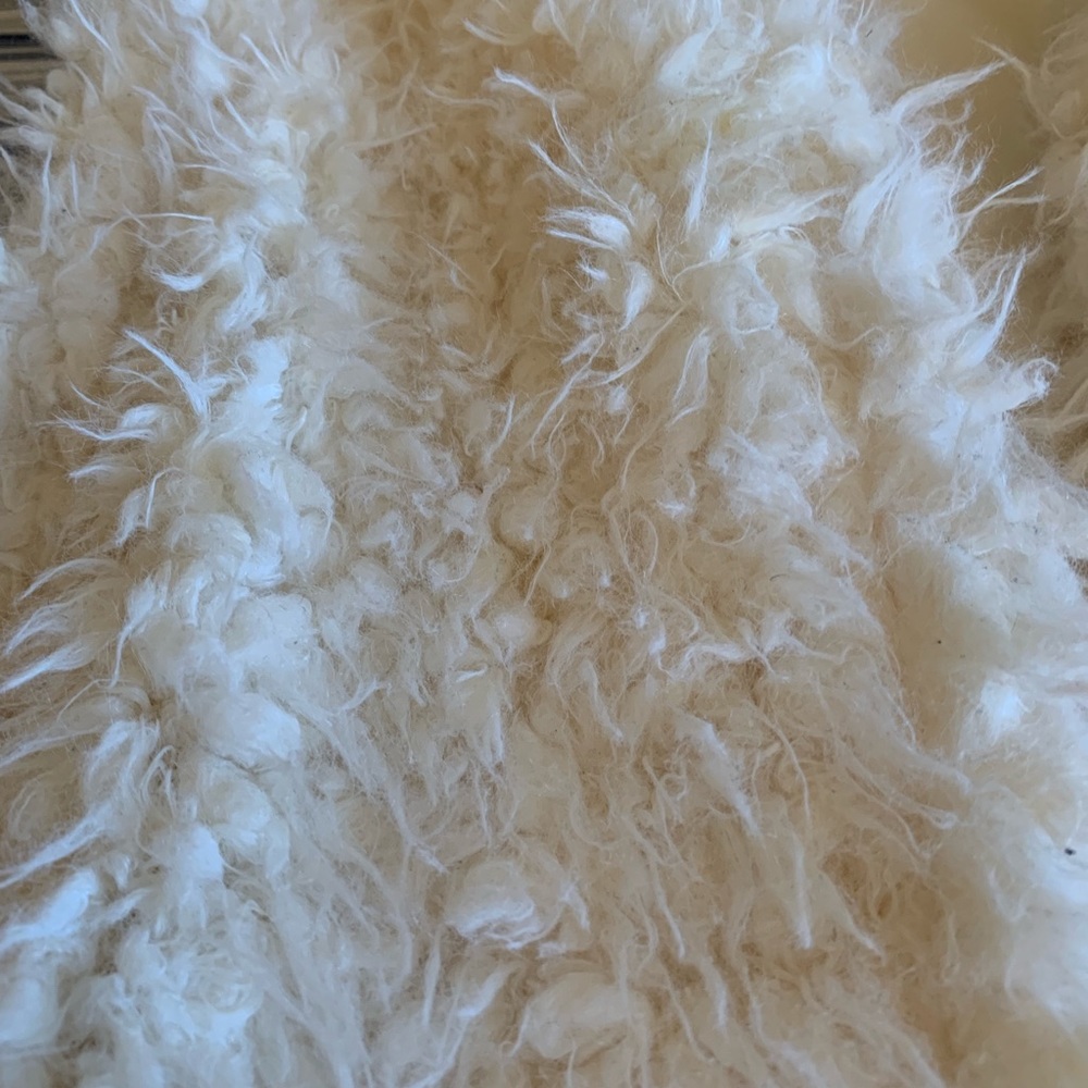 Fluffy jacket - Picture 3 of 3